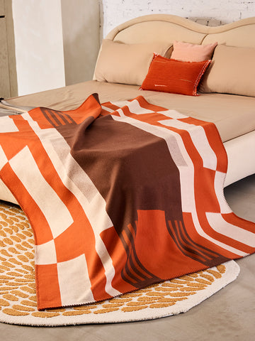 Double-sided cashmere jacquard throw