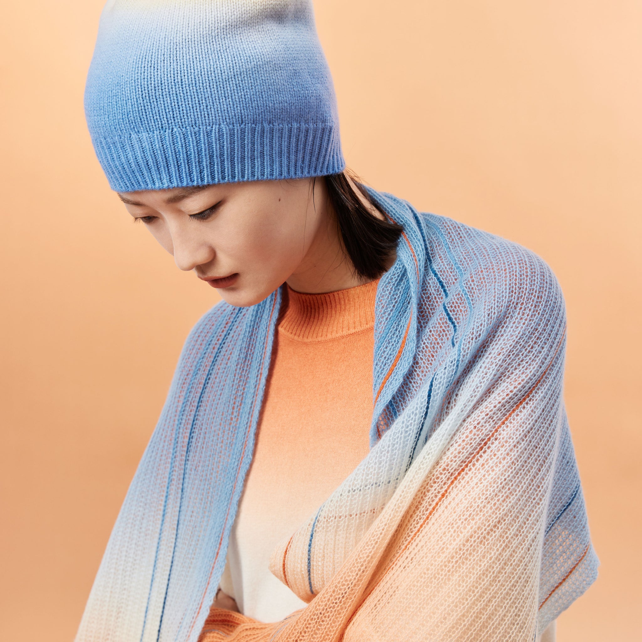 Gradient knitted cashmere scarf