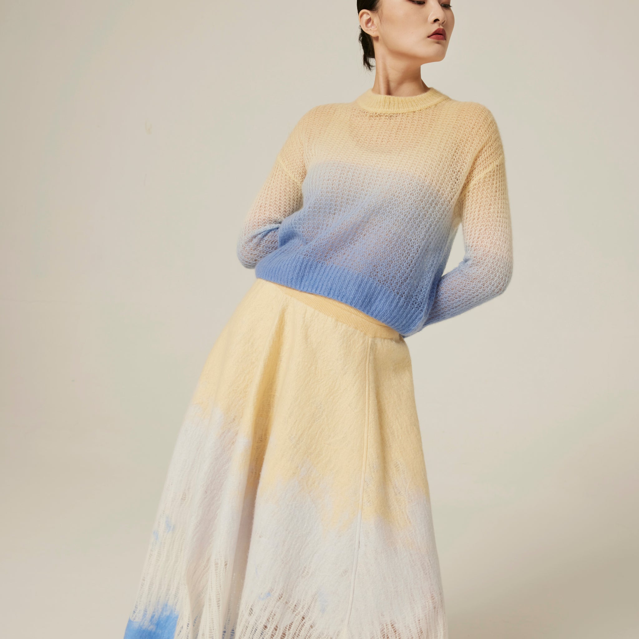 Women's dip-dyed crewneck cashmere knitted top