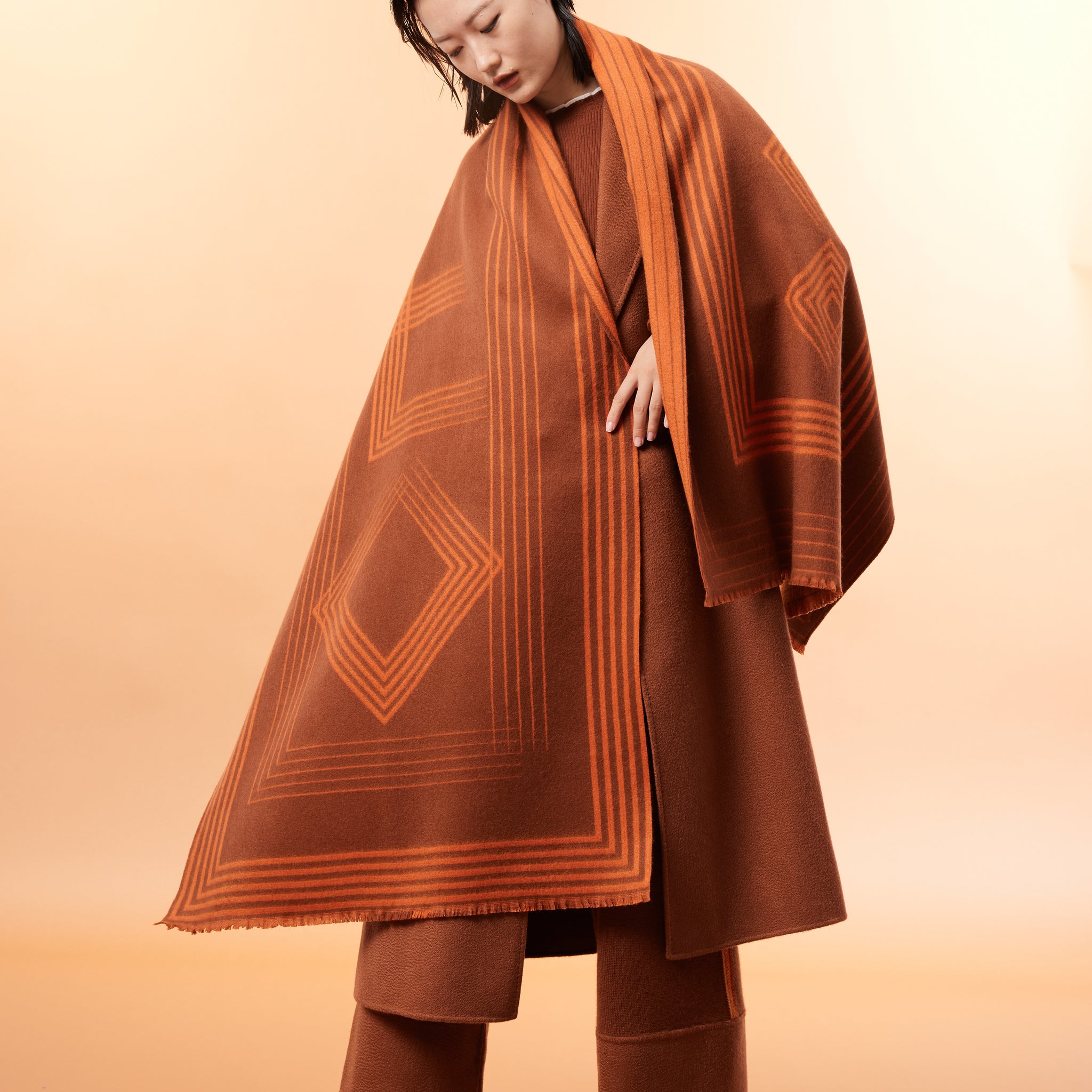 Two-sided jacquard cashmere shawl